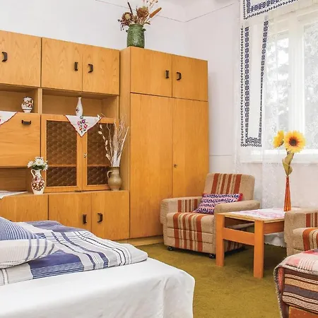 Holiday home Beautiful In W/ 2 Bedrooms