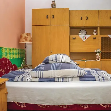 Beautiful In W/ 2 Bedrooms Holiday home